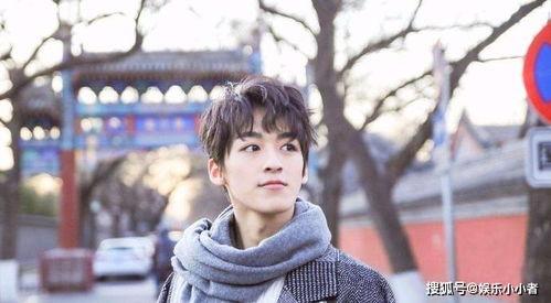 娱乐吃瓜君何洛洛